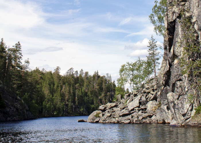 Julma-Ölkyn kanjonijärvi on uuden kansallispuiston visuaalisesti vaikuttavin yksittäinen luonnon monumentti.