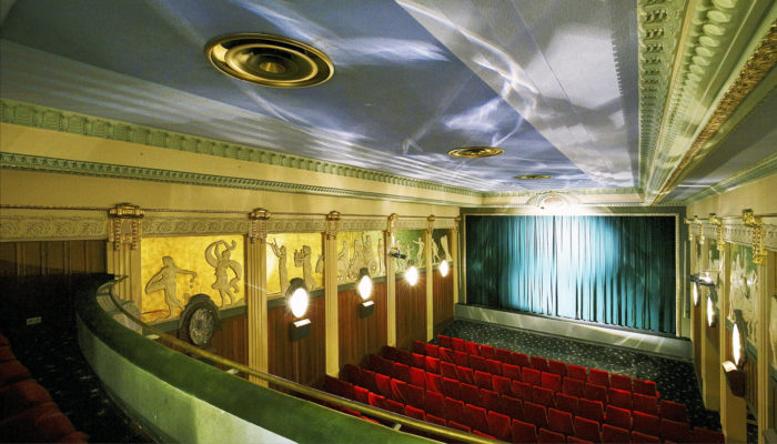Maximin kiinteistössä on kaksi elokuvasalia, joista toinen on suojeltu. Elokuvasalit, kuten muukin kiinteistö, ovat kunnostuksen tarpeessa.
(Kuva: Mikko Käkelä)