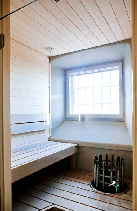 Entinen saunakin muuttuu  tavalliseksi kodiksi.